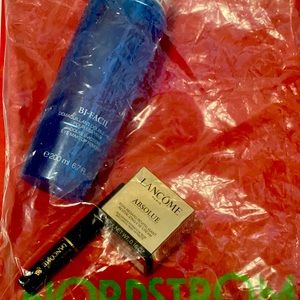 gently removes eye makeup,leaving skin feeling clean and moisturized